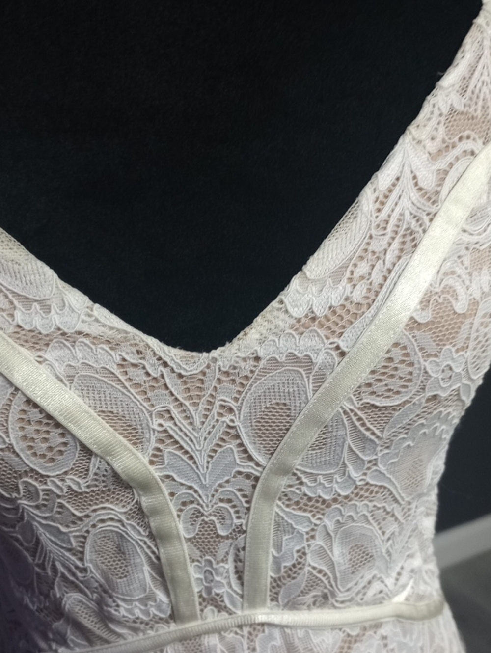 GUESS Sexy Summer White LACE Stretchy Mini Dress Size Small - Picture 8 of 15